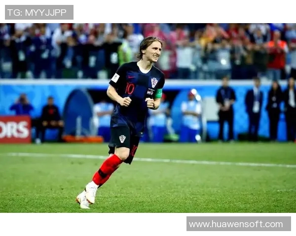 足球明星白七号的传奇之路与辉煌成就揭秘